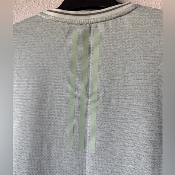 Adidas Climalite Activewear Top, Mint Green Short Sleeve V-Neck, Womens Med, EUC - Picture 5 of 7